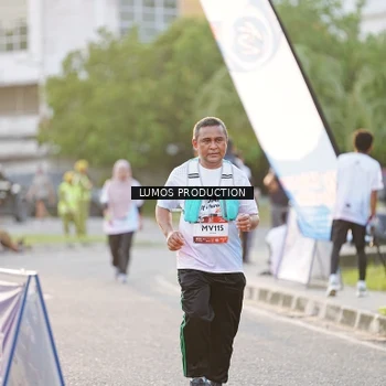 Runner Photo 7928350