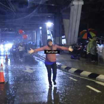 Runner Photo 7928698