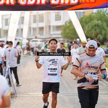 Runner Photo 7929024