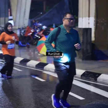 Runner Photo 7929592