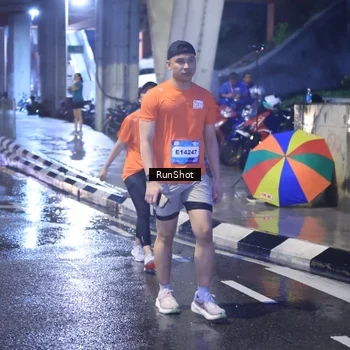 Runner Photo 7929672