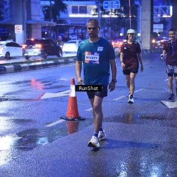 Runner Photo 7930003