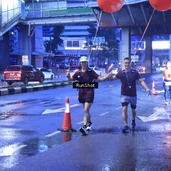 Runner Photo 7930020