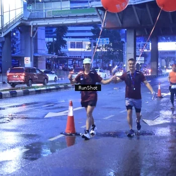Runner Photo 7930021
