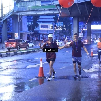 Runner Photo 7930023