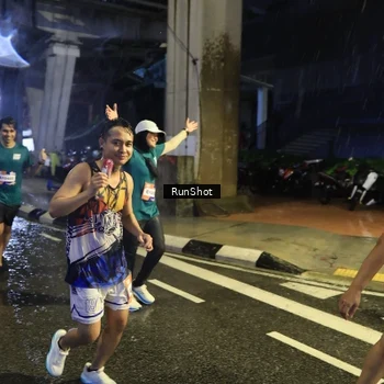 Runner Photo 7930046