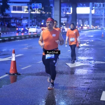 Runner Photo 7930058
