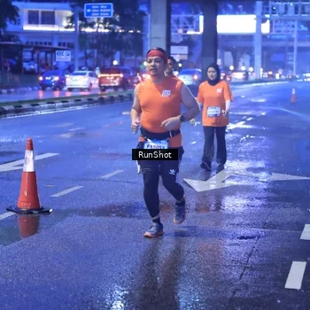 Runner Photo 7930072