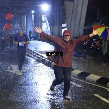 Runner Photo 7930081
