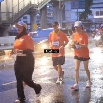 Runner Photo 7930264