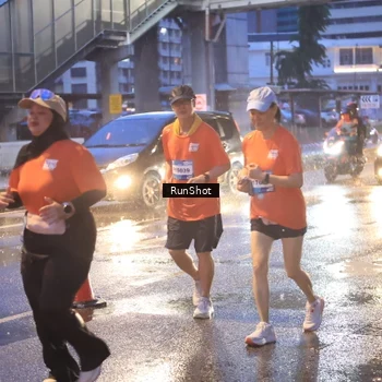 Runner Photo 7930265