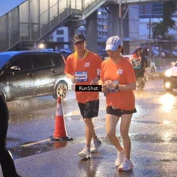 Runner Photo 7930275