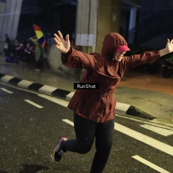 Runner Photo 7930279