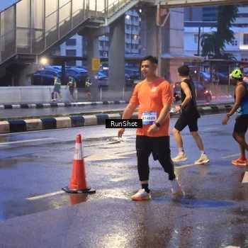 Runner Photo 7930364
