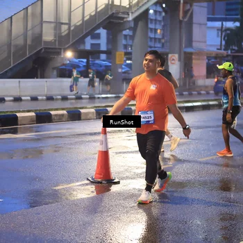 Runner Photo 7930368