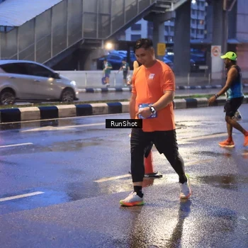 Runner Photo 7930374