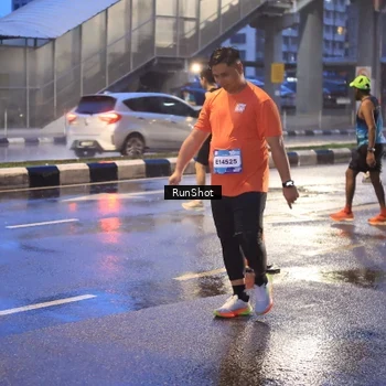 Runner Photo 7930376