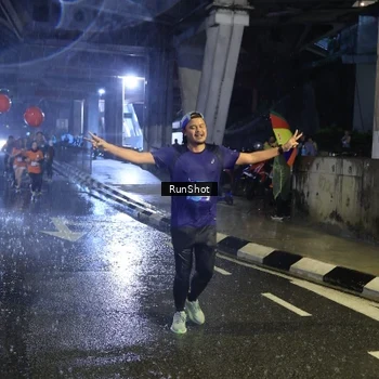 Runner Photo 7930381