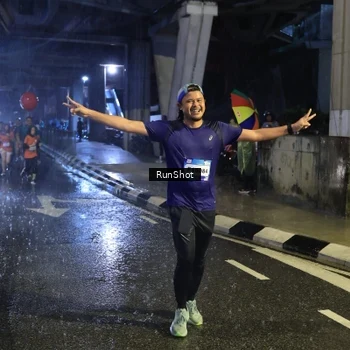 Runner Photo 7930427