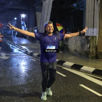 Runner Photo 7930495