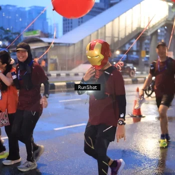 Runner Photo 7930571