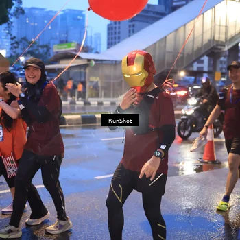 Runner Photo 7930573