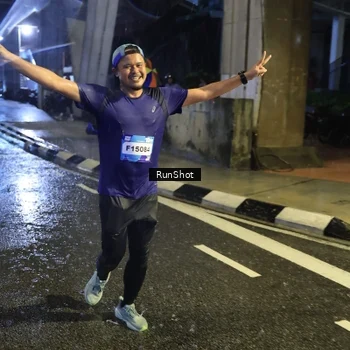 Runner Photo 7930574