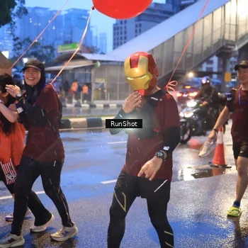 Runner Photo 7930575