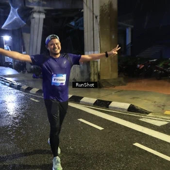 Runner Photo 7930619