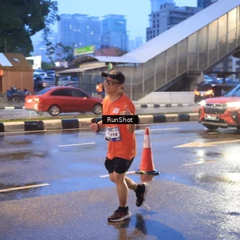 Runner Photo 7930653