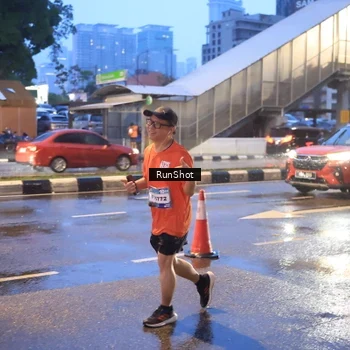 Runner Photo 7930660