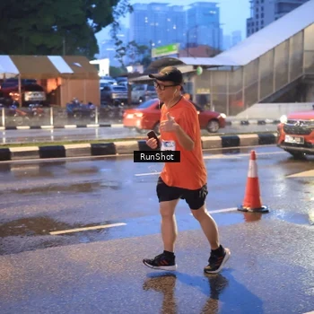 Runner Photo 7930663
