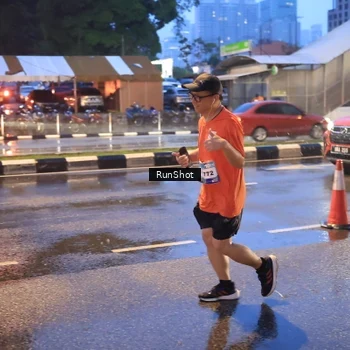 Runner Photo 7930665