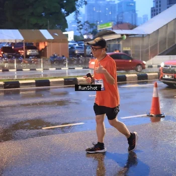 Runner Photo 7930667