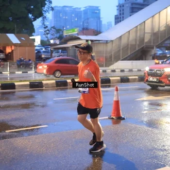 Runner Photo 7930668