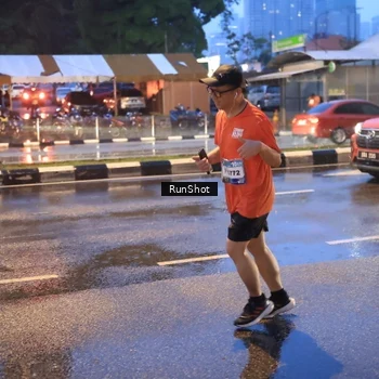 Runner Photo 7930675