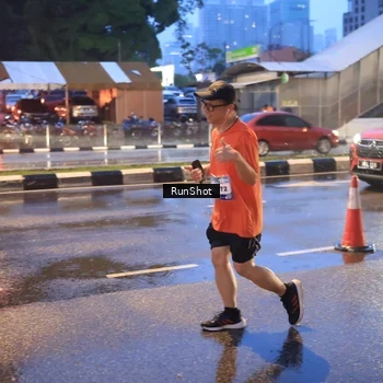 Runner Photo 7930677