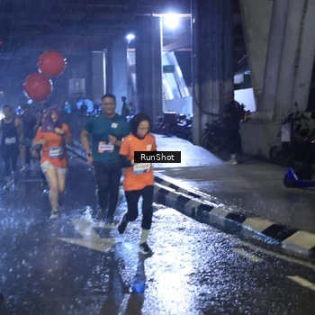 Runner Photo 7930758