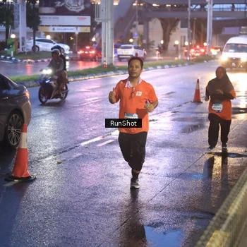 Runner Photo 7930812