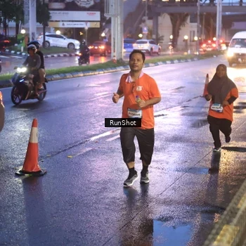Runner Photo 7930833