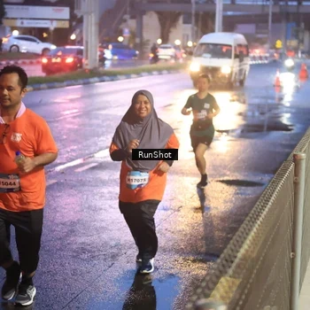 Runner Photo 7930835