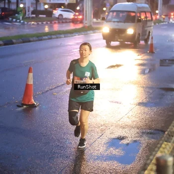 Runner Photo 7930862