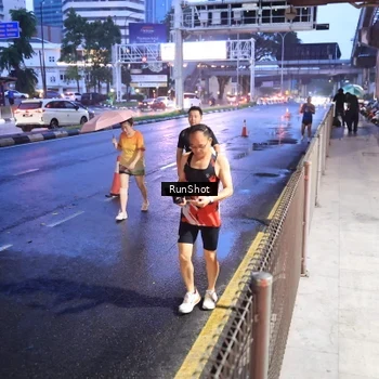 Runner Photo 7930913