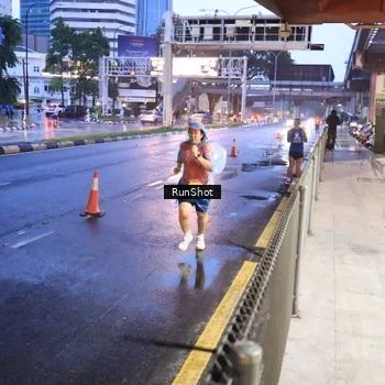 Runner Photo 7930943