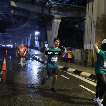 Runner Photo 7930945