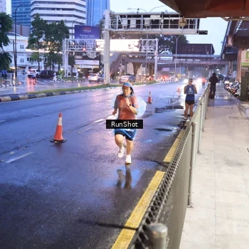 Runner Photo 7930946