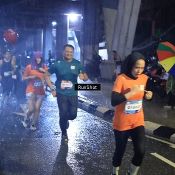 Runner Photo 7930975