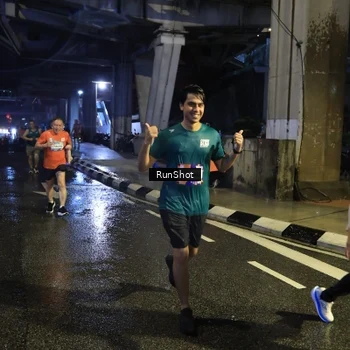 Runner Photo 7931057