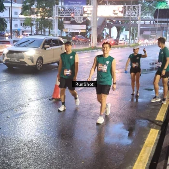 Runner Photo 7931065