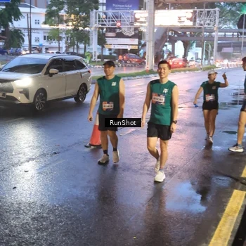 Runner Photo 7931070